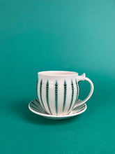 Laden Sie das Bild in den Galerie-Viewer, Tasse "Streifen"