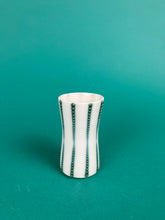 Laden Sie das Bild in den Galerie-Viewer, Vase "Streifen" grünblau