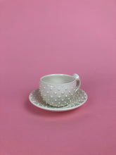 Laden Sie das Bild in den Galerie-Viewer, Espressotase "allover" weiss