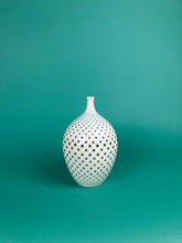 Laden Sie das Bild in den Galerie-Viewer, Flasche "allover" grünblau