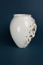 Laden Sie das Bild in den Galerie-Viewer, Vase "Muscheln" gold
