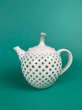 Laden Sie das Bild in den Galerie-Viewer, Teekanne "allover" grünblau