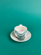 Laden Sie das Bild in den Galerie-Viewer, Espressotasse "Artdeco" grünblau