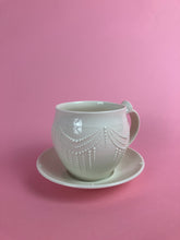 Laden Sie das Bild in den Galerie-Viewer, Tasse "Artdeco" weiss