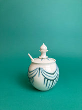 Laden Sie das Bild in den Galerie-Viewer, Zuckerdose "artdeco" grünblau