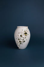 Laden Sie das Bild in den Galerie-Viewer, Vase "Muscheln" gold