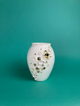 Laden Sie das Bild in den Galerie-Viewer, Vase "Muscheln" gold