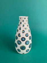 Laden Sie das Bild in den Galerie-Viewer, Vase "Pfauenauge" gold