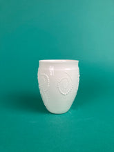 Laden Sie das Bild in den Galerie-Viewer, Becher "Limulus" weiss