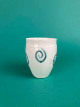 Laden Sie das Bild in den Galerie-Viewer, Becher "Limulus" grünblau