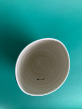 Laden Sie das Bild in den Galerie-Viewer, Vase "Planeten" grünblau, oval