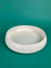 Laden Sie das Bild in den Galerie-Viewer, Schale "allover" weiss