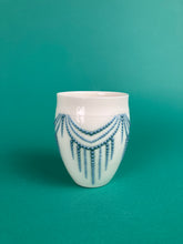 Laden Sie das Bild in den Galerie-Viewer, Becher "Artdeco" grünblau