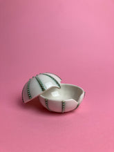 Laden Sie das Bild in den Galerie-Viewer, Dose "Seeigel" grün