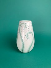 Laden Sie das Bild in den Galerie-Viewer, Vase "Seegras"