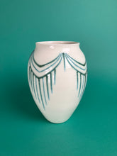 Laden Sie das Bild in den Galerie-Viewer, Vase "Artdeco" grünblau